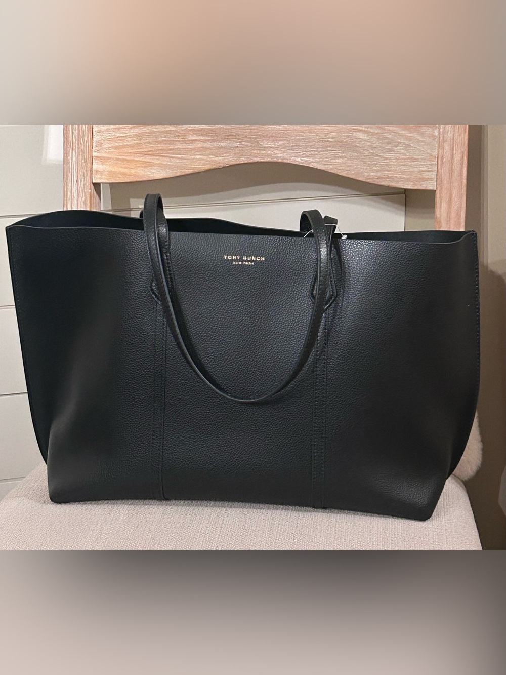 Tory Burch - NEW - Perry Tote 
Pebbled Leather with Gold Hardware